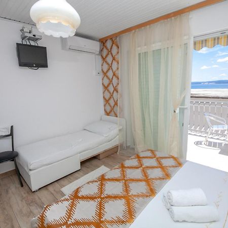 Apartments By The Sea Duce, Omis - 2992 Dugi Rat Rum bild