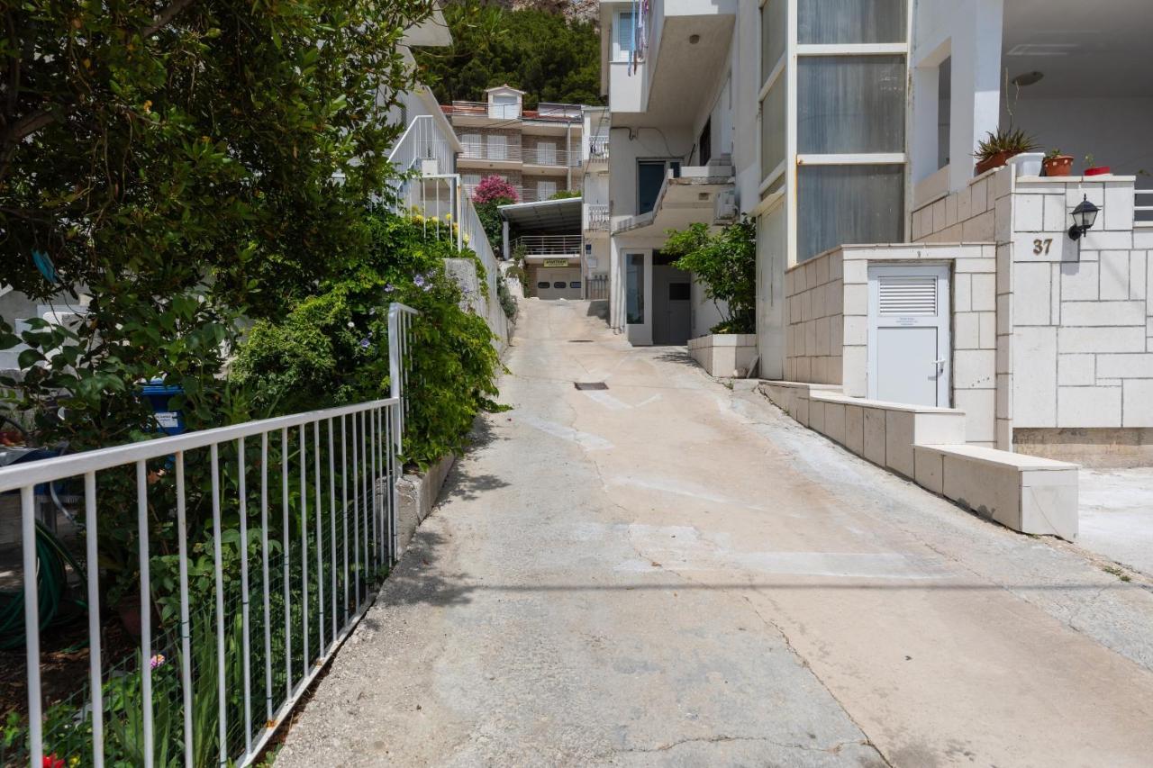 Apartments By The Sea Duce, Omis - 2992 Dugi Rat Exteriör bild