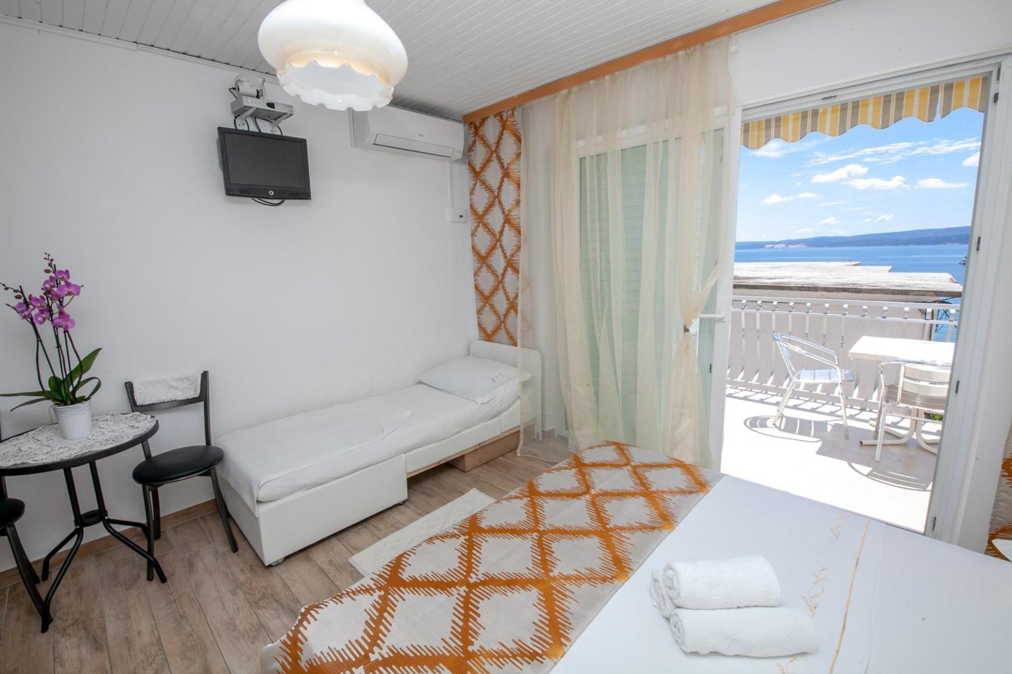 Apartments By The Sea Duce, Omis - 2992 Dugi Rat Rum bild