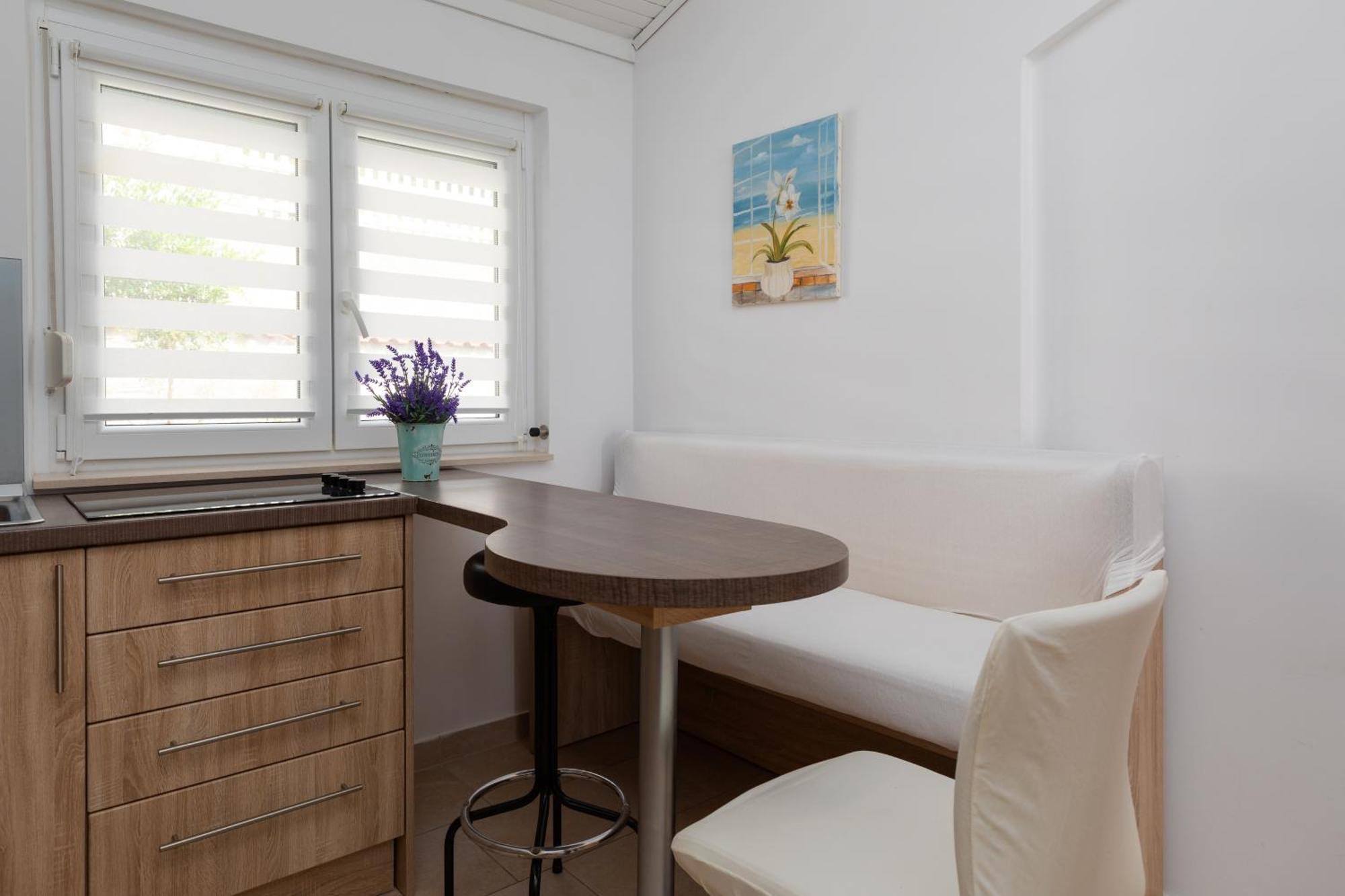 Apartments By The Sea Duce, Omis - 2992 Dugi Rat Rum bild