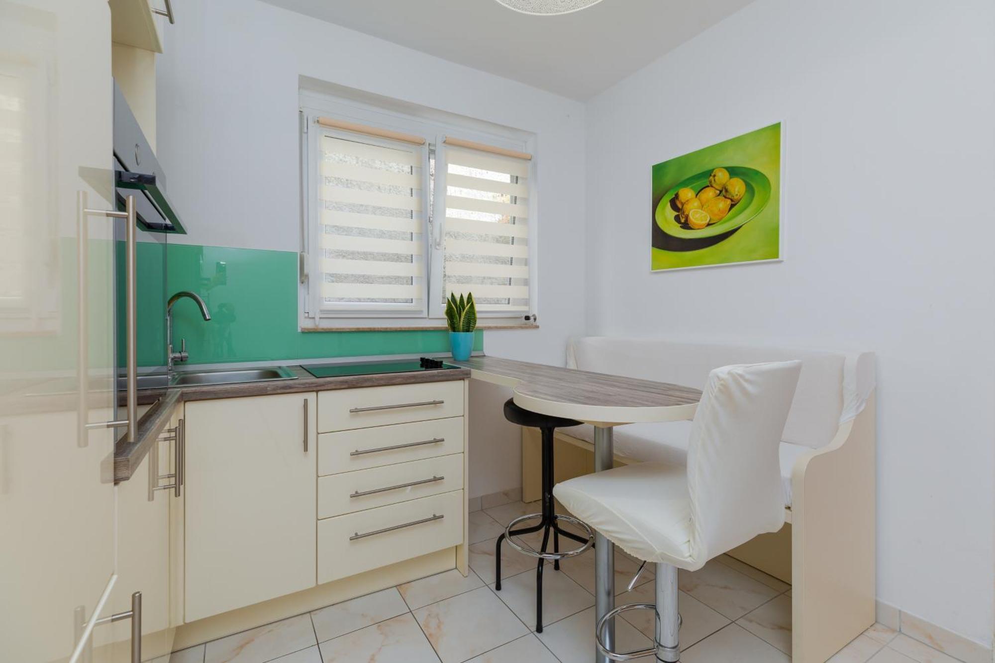 Apartments By The Sea Duce, Omis - 2992 Dugi Rat Rum bild
